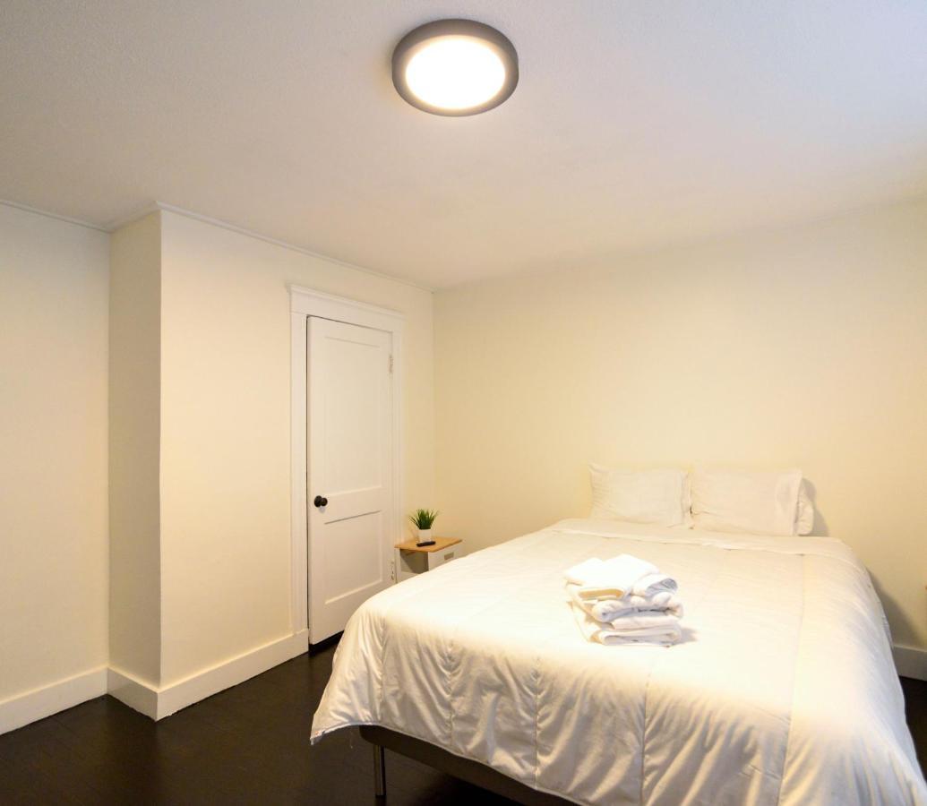 Modern Two Bedroom Condo - Boston Stoneham Buitenkant foto