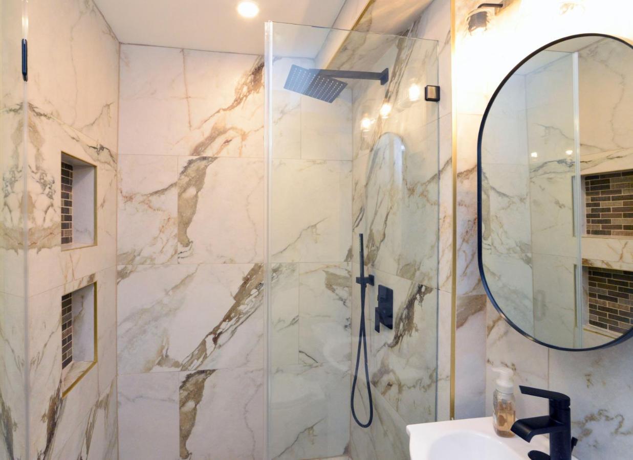 Modern Two Bedroom Condo - Boston Stoneham Buitenkant foto