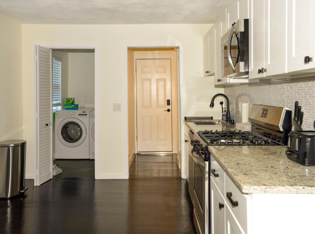 Modern Two Bedroom Condo - Boston Stoneham Buitenkant foto