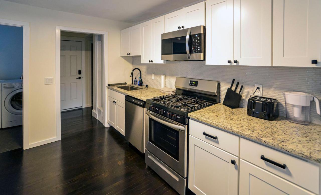 Modern Two Bedroom Condo - Boston Stoneham Buitenkant foto