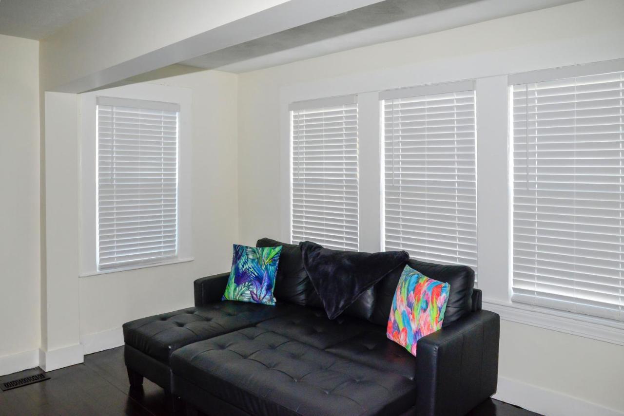 Modern Two Bedroom Condo - Boston Stoneham Buitenkant foto