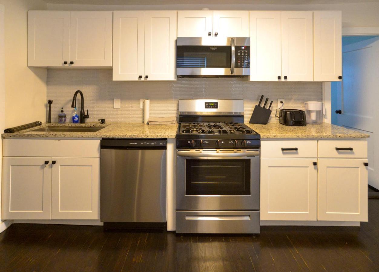 Modern Two Bedroom Condo - Boston Stoneham Buitenkant foto