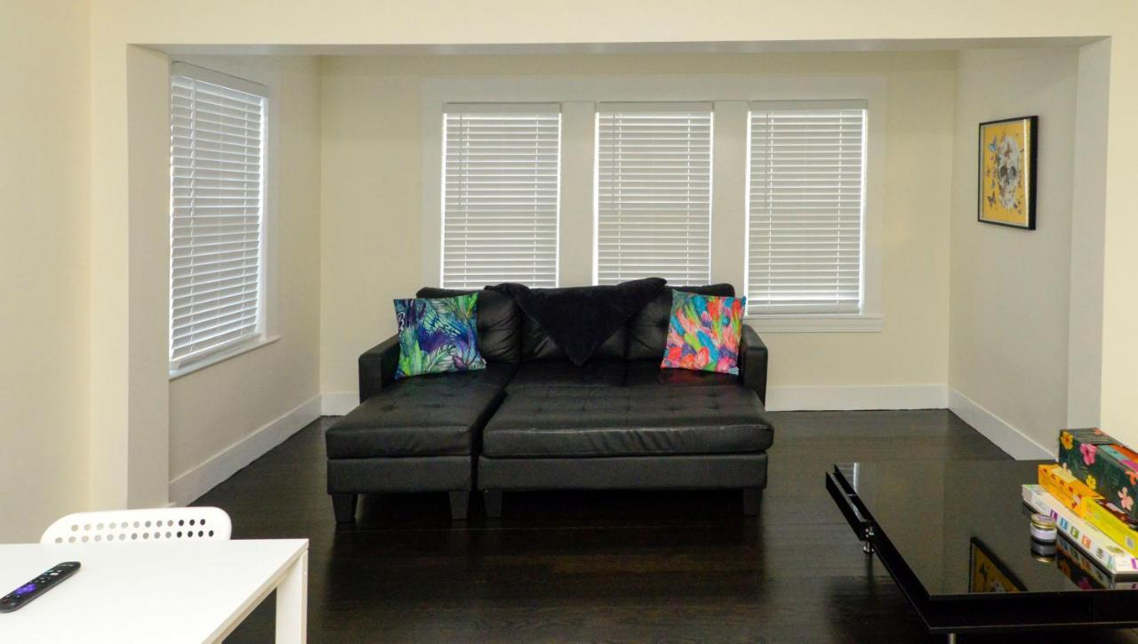 Modern Two Bedroom Condo - Boston Stoneham Buitenkant foto