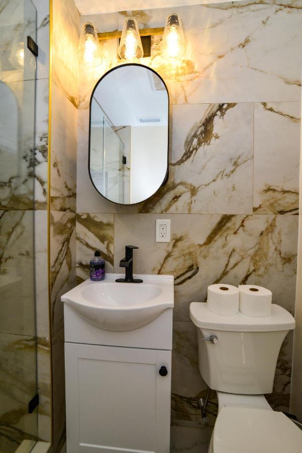 Modern Two Bedroom Condo - Boston Stoneham Buitenkant foto