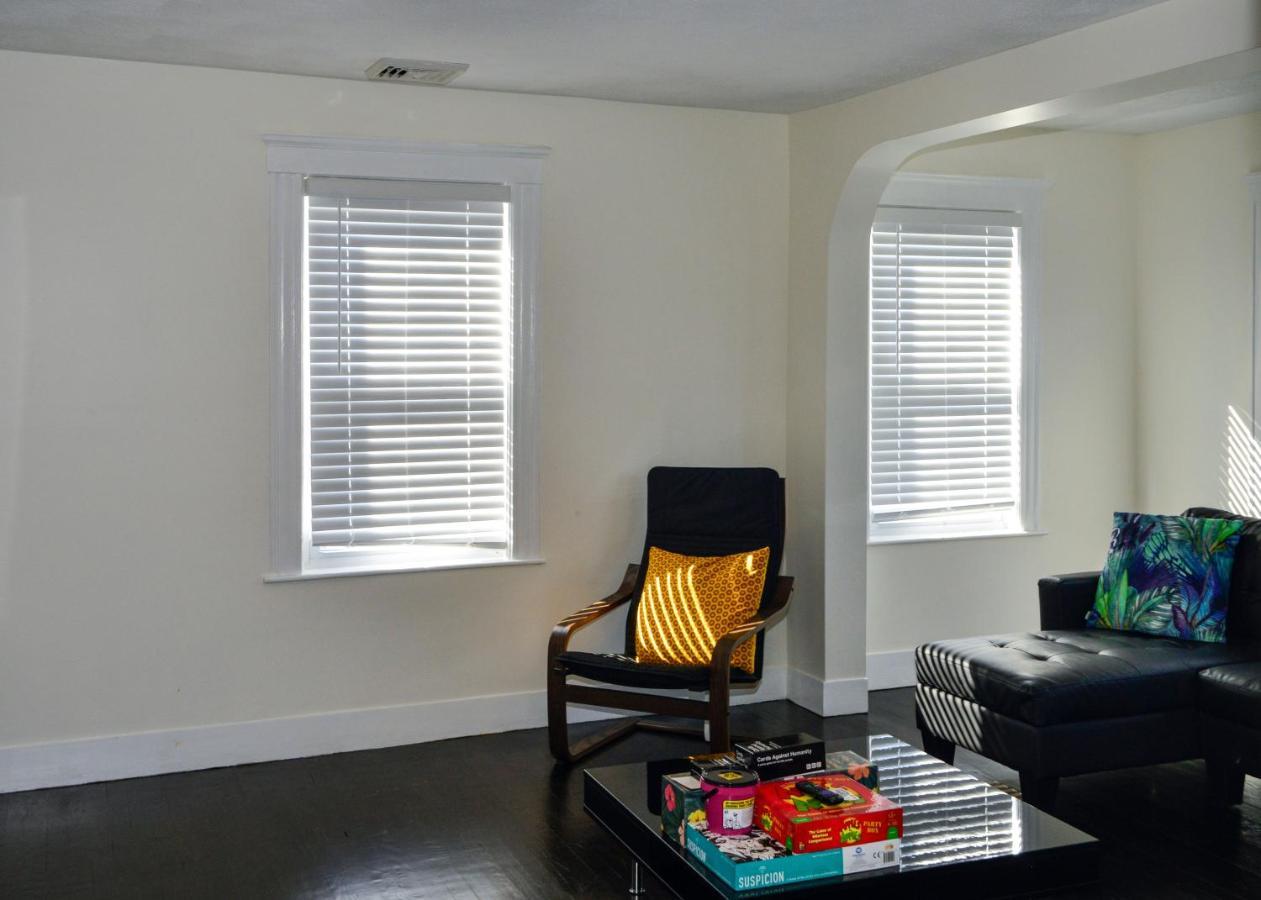 Modern Two Bedroom Condo - Boston Stoneham Buitenkant foto