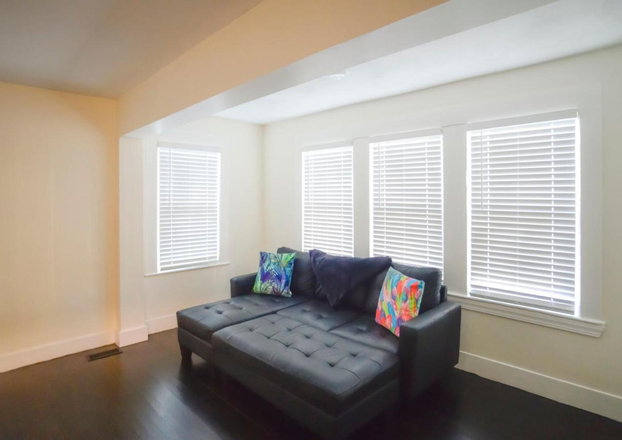 Modern Two Bedroom Condo - Boston Stoneham Buitenkant foto