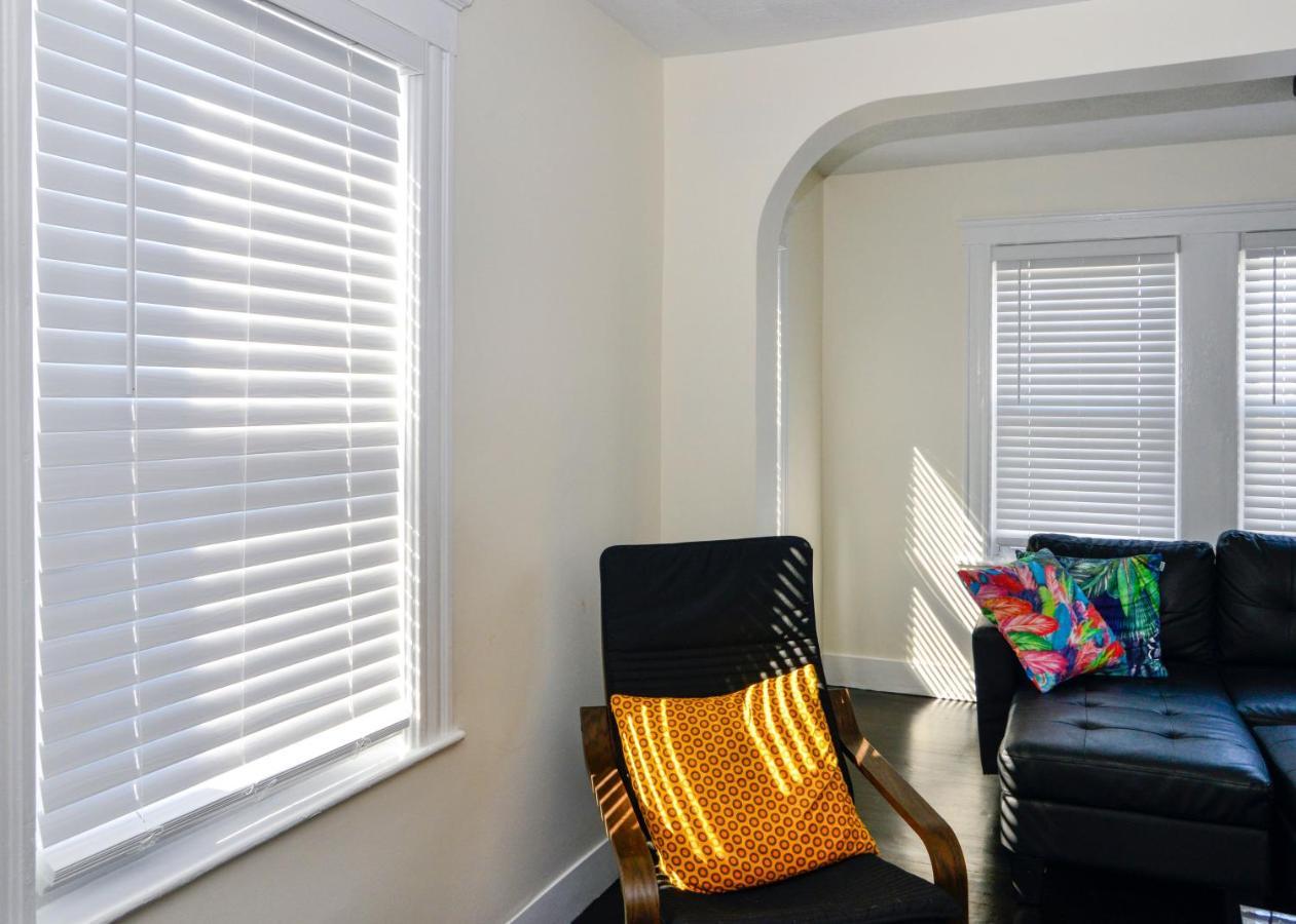 Modern Two Bedroom Condo - Boston Stoneham Buitenkant foto