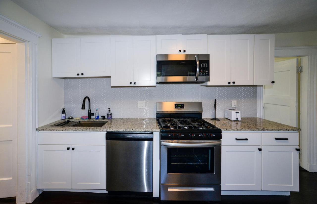 Modern Two Bedroom Condo - Boston Stoneham Buitenkant foto