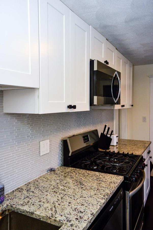 Modern Two Bedroom Condo - Boston Stoneham Buitenkant foto