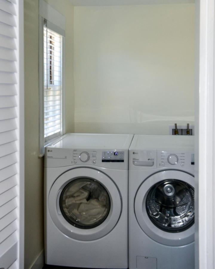 Modern Two Bedroom Condo - Boston Stoneham Buitenkant foto