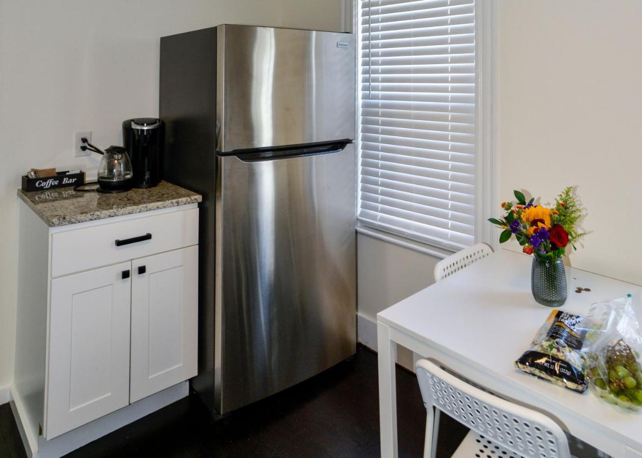 Modern Two Bedroom Condo - Boston Stoneham Buitenkant foto