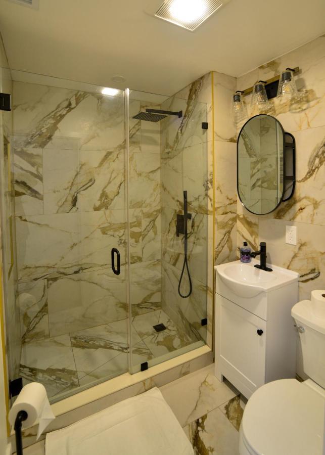 Modern Two Bedroom Condo - Boston Stoneham Buitenkant foto